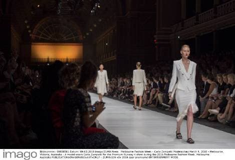 Melbourne Fashion Week - Carla Zampatti Modenschau March 9, 2016 - Melbourne, Victoria, Australia - A model wears Carla Zampatti for the Premium Runway 4 show during the 2016 Melbourne Fashion Week. Melbourne Australia - ZUMAk106