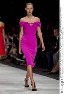 Melbourne Fashion Week - Yeojin Bae Modenschau March 9, 2016 - Melbourne, Victoria, Australia - A model wears Yeojin Bae for the Premium Runway 4 show during the 2016 Melbourne Fashion Week. Melbourne Australia - ZUMAk106