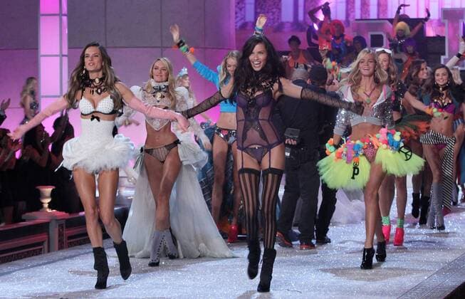 Nov. 9, 2011 - New York, New York, U.S. - Models ALESSANDRA AMBROSIO, ADRIANA LIMA and models on the runway at the 2011 Victoria s Secret Fashion Show held at the Lexington Avenue Armory. - ZUMAk03_
