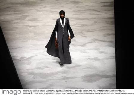 Indonesia: Fashion Week 2016 A model presents a creation by Kursein Karzai during Indonesia Fashion Week 2016 at Jakarta Convention Center in Jakarta, Indonesia. The theme of Indonesian Fashion Week 2016 are Reflections of Culture.  RahmadxAzharxHutomo