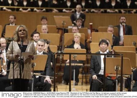 President of the FVT Maria del Mar Blanco (L) delivers a speech at the concert In Memoriam that pays tribute to the Spanish terrorism victims, organized by the Terrorism Victims Foundation (FVT) at the National Music Auditorium in Madrid, Spain, 10 March 2016. The event counted with the presence of Spanish King Felipe VI and Queen Letizia. EFE Javier Lizon POOL SPANISH KINGS PRESIDE TRIBUTE CONCERT FOR TERRORISM VICTIMS !ACHTUNG: NUR REDAKTIONELLE NUTZUNG!  GRA402 20160310-635932398663498030
