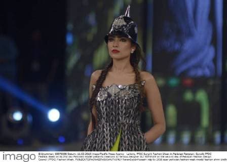 Lahore, PFDC Sunsilk Fashion Week in Pakistan Pakistan: Sunsilk PFDC Fashion Week on its 2nd day Pakistani model presents creations by famous designer ALI XEESHAN on the second day of Pakistan Fashion Design Council (PFDC) Fashion Week.  RanaxSajidxHussain