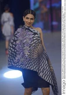 Pakistan: PFDC sunsilk fashion week in Lahore Pakistani model presents creations by famous designer Saira Shakira on the third day of Pakistan Fashion Design Council (PFDC) Sunsilk Fashion Week 2016.  RanaxSajidxHussain