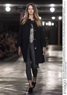 March 13, 2016 - Melbourne, Victoria, Australia - A model wears Obus for the Premium Runway 6 show during the 2016 Melbourne Fashion Week. Melbourne Australia - ZUMAk106