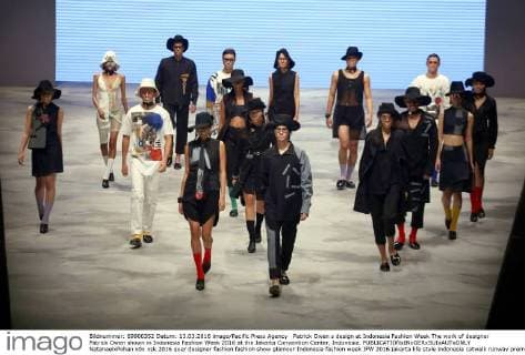 Patrick Owen s design at Indonesia Fashion Week The work of designer Patrick Owen shown in Indonesia Fashion Week 2016 at the Jakarta Convention Center, Indonesia.  NatanaelxPohan