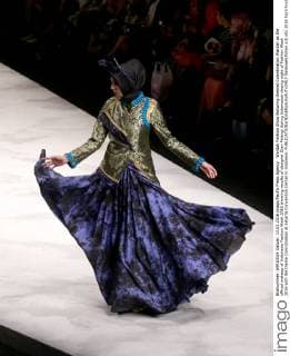 Wardah Fashion Show featuring themed Colordination Wardah as the official makeup of Indonesia Fashion Week 2016 showing results of designer Dian Pelangi during Indonesian closing night of Fashion Week 2016 with the theme Colordination at Jakarta Convention Center in Indonesa.  NatanaelxPohan
