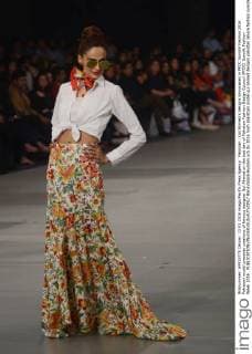 Pakistan : Gul Ahmed s designs showcased in PFDC Sunsilk Fashion 2016 Pakistani model presents creations of famous designer Gul Ahmed on the last day of Pakistan Fashion Design Council (PFDC) Sunsilk Fashion Week 2016 .  RanaxSajidxHussain