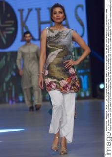 Pakistan : Khaadi Khas designs showcased in PFDC Sunsilk Fashion Week 2016 Pakistani model presents creations of the famous designer Khaadi Khas on the last day of Pakistan Fashion Design Council (PFDC) Sunsilk Fashion Week 2016.  RanaxSajidxHussain