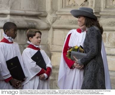 . 14 03 2016. London, United Kingdom. Commonwealth Day. The Duchess of Cambridge Kate Middleton, meets choir boys on leaves Westminster Abbey, after attending the Commonwealth Service on Commonwealth Day.  xDavidxMirzoeffx xi-Imagesx IIM-12190-0029