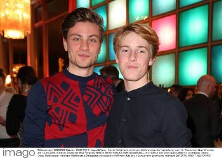 Jannik Schümann und Louis Hofmann bei der Verleihung vom 14. Deutschen Hoerfilmpreis am 15.03.2016 in Berlin Deutscher Hoerfilmpreis 2016 in Berlin 