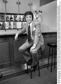 Zu Gast bei dem deutschen Schlagersänger Rex Gildo, Deutschland 1970er Jahre. A visit at German schlager singer Rex Gildo, Germany 1970s. 24x36swNeg452 Rex Gildo Copyright: HeinzxBrowers UnitedArchives2006476
