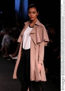 Plaza Indonesia Fashion Week Spring Summer 2016 A model on the runway featuring the works of the designers from Ardistia New York during the Plaza Indonesia Fashion Week Spring Summer 2016.  NatanaelxPohan