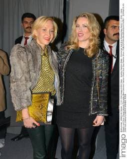 Istanbul Fashion Week - Promis bei Sudi Etuz Modenschau March 17, 2016 - Kiera Chaplin and Oona Chanel attends Mercedes Benz Istanbul Fashion Week Sudi Etuz Fashion Show.  - ZUMAd118