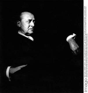 Der deutsche Arzt, Dichter und Essayist Gottfried Benn, Deutschland 1950er Jahre. German doctor, poet and essayist Gottfried Benn, Germany 1950s. Copyright: TBM UnitedArchives100049