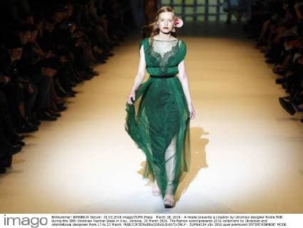 March 18, 2016 - A model presents a creation by Ukrainian designer Andre TAN during the 38th Ukrainian Fashion Week in Kiev, Ukraine, 18 March 2016. The fashion event presents 2016 collections by Ukrainian and international designers from 17 to 23 March. - ZUMAs334