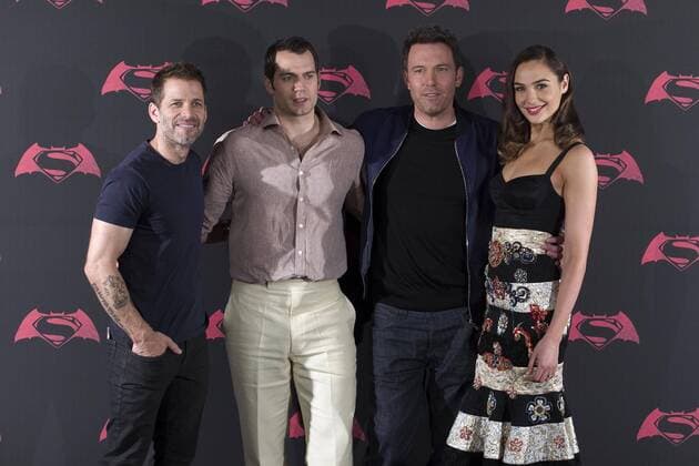 (160320) -- MEXICO CITY, March 20, 2016 -- (From L to R) Director Zack Snyder, actors Henry Cavill, Ben Affleck and the actress Gal Gadot, pose during the photocall to promote the film Batman vs Superman, in Mexico City, capital of Mexico, on March 19, 2016. Alejandro Ayala) (jp) (fnc) MEXICO-MEXICO CITY-CINEMA-BATMAN VS SUPERMAN e AlejandroxAyala 
