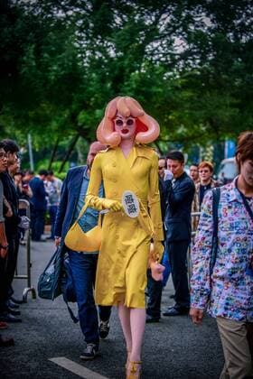 SHENZHEN, CHINA - MARCH 20: (CHINA OUT) Pandemonia, the creation of a conceptual artist, is seen during the Shenzhen Fashion Week Fall Winter 2016 on March 20, 2016 in Shenzhen, Guangdong Province of China. Pandemonia is the creation of a very secretive, self-styled conceptual artist, and has gone from Fashion Week party crasher to VIP guest in three seasons. Currently she caused a stir on the front row of all the best shows at Fashion Week.  CFP481495626