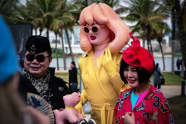 SHENZHEN, CHINA - MARCH 20: (CHINA OUT) Pandemonia, the creation of a conceptual artist, is seen during the Shenzhen Fashion Week Fall Winter 2016 on March 20, 2016 in Shenzhen, Guangdong Province of China. Pandemonia is the creation of a very secretive, self-styled conceptual artist, and has gone from Fashion Week party crasher to VIP guest in three seasons. Currently she caused a stir on the front row of all the best shows at Fashion Week.  CFP481495635