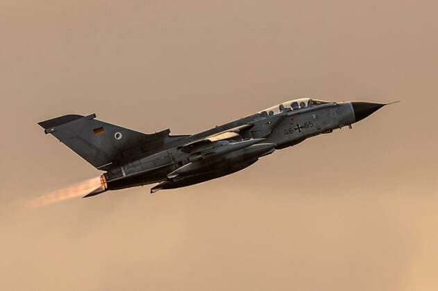 Recce-TORNADO im Tiefflug - Kampfjet -Vorstellung TORNADO Kampfflugzeug des Luftwaffengeschwader 51 Immelmann vor der Verlegung in die Türkei - 04.12.2015 - Jagel. - - -