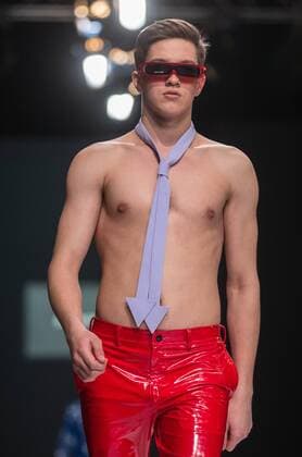 Moscow Fashion Week - Modenschau Pierre Cardin MOSCOW, RUSSIA. MARCH 22, 2016. A model showcases a creation by French designer Pierre Cardin at the 35th Season of Moscow Fashion Week, in Moscow s Gostiny Dvor Shopping and Exhibition Centre. Sergei Bobylev TASS  TS01D0A8