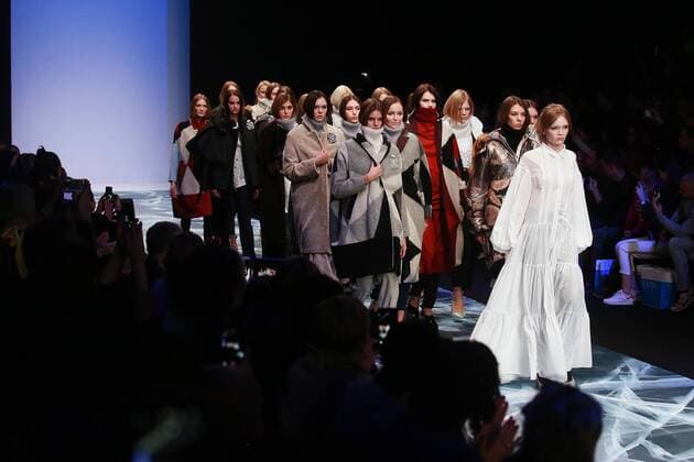 MOSCOW, RUSSIA. MARCH 24, 2016. Models showcase creations by Russian designer Victoria Andreyanova at the 2016 Moscow Fashion Week in Moscow s Gostiny Dvor. Sergei Fadeichev TASS  TS01D5C0
