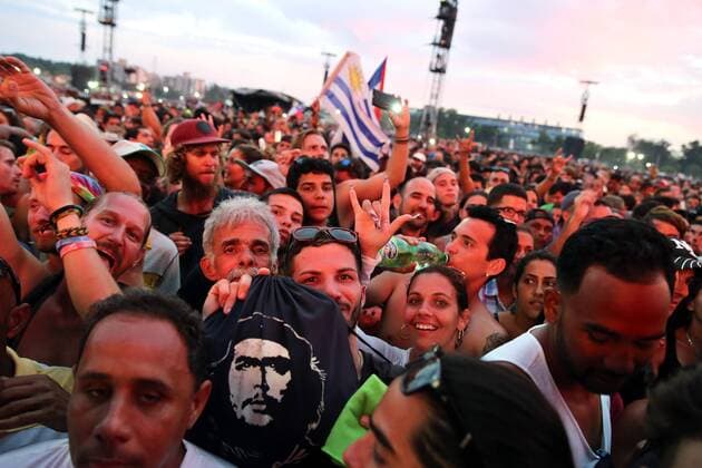 Followers of the British rock band The Rolling Stones attend a free concert in Havana, Cuba, 25 March 2016. Rolling Stones concert in Cuba !ACHTUNG: NUR REDAKTIONELLE NUTZUNG!  HAB01 20160326-635945607080977052