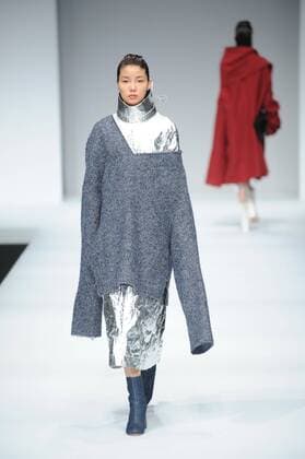 BEIJING, CHINA - MARCH 25: (CHINA OUT) A model showcases designs on the runway at ZHAO QIANYAN Collection during the Mercedes-Benz China Fashion Week Autumn Winter 2016 17 at 751D.Park on March 25, 2016 in Beijing, China.  CFP481722703