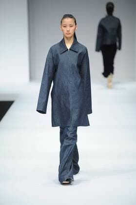 BEIJING, CHINA - MARCH 25: (CHINA OUT) A model showcases designs on the runway at ZHAO QIANYAN Collection during the Mercedes-Benz China Fashion Week Autumn Winter 2016 17 at 751D.Park on March 25, 2016 in Beijing, China.  CFP481722722
