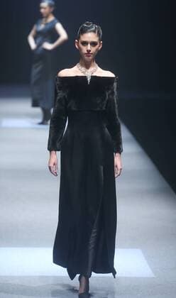 BEIJING, CHINA - MARCH 26: (CHINA OUT) A model showcases designs on the runway at HMR Collection during the Mercedes-Benz China Fashion Week Autumn Winter 2016 2017 at 751D.Park on March 26, 2016 in Beijing, China.  CFP481765096