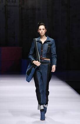 BEIJING, CHINA - MARCH 27: (CHINA OUT) A model showcases designs on the runway at d nim Collection during the Mercedes-Benz China Fashion Week Autumn Winter 2016 2017 at Beijing Hotel on March 27, 2016 in Beijing, China.  CFP481773985