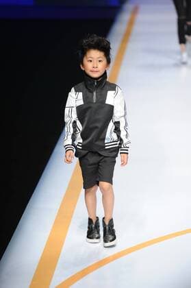 BEIJING, CHINA - MARCH 27: (CHINA OUT) A model showcases designs on the runway at COMME TU ES Collection during the Mercedes-Benz China Fashion Week Autumn Winter 2016 2017 at Beijing Hotel on March 27, 2016 in Beijing, China.  CFP481794500