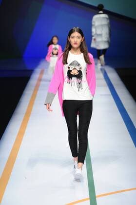 BEIJING, CHINA - MARCH 27: (CHINA OUT) A model showcases designs on the runway at COMME TU ES Collection during the Mercedes-Benz China Fashion Week Autumn Winter 2016 2017 at Beijing Hotel on March 27, 2016 in Beijing, China.  CFP481794523