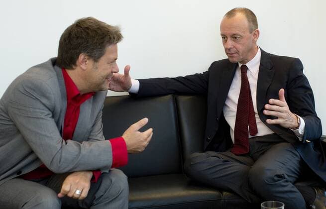 Deutschland, Berlin, Strteitgespräch mit Robert Habeck B90 Grüne und Friedrich Merz CDU, 05.11.2015