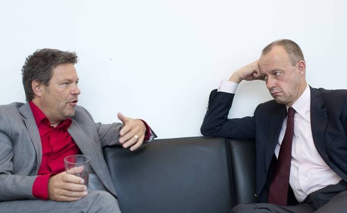 Deutschland, Berlin, Strteitgespräch mit Robert Habeck B90 Grüne und Friedrich Merz CDU, 05.11.2015