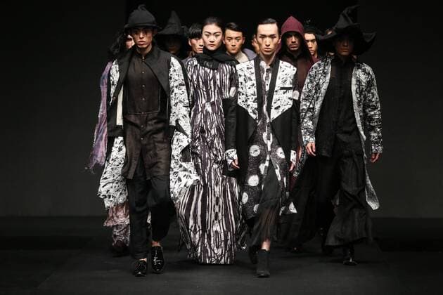 BEIJING, CHINA - MARCH 30: (CHINA OUT) Models showcase designs on the runway at XINSHEN LINEN & Sun Lin Collection during the Mercedes-Benz China Fashion Week Autumn Winter 2016 2017 at 751D.Park on March 30, 2016 in Beijing, China.  CFP481928440