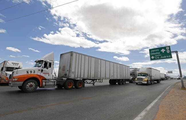 March 31, 2016 - Santa Teresa, NM, U.S. - Trucks wait in line to cross into the United States at the Santa Teresa-San Jeronimo border crossing near Ciudad Juarez, Mexico, Thursday, March 31, 2016. Santa Teresa U.S. - ZUMAab1_