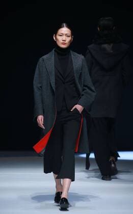 BEIJING, CHINA - MARCH 31: (CHINA OUT) A model showcases designs on the runway at Henry Herbert Liu Yong Private Custom Collection during the Mercedes-Benz China Fashion Week Autumn Winter 2016 2017 at 751D.Park on March 31, 2016 in Beijing, China.  CFP481994453