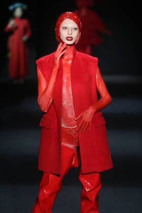 BEIJING, CHINA - MARCH 31: (CHINA OUT) A model showcases designs on the runway at Sheguang Hu Collection during the Mercedes-Benz China Fashion Week Autumn Winter 2016 2017 at 751D.Park on March 31, 2016 in Beijing, China.  CFP481980091