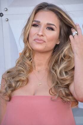 Country Music Awards in Las Vegas April 3, 2016 - Las Vegas, Nevada, United States of America - Recording artist Jessie James Decker attends the 51st Academy Of Country Music Awards on April 3, 2016 at MGM Grand Arena in Las Vegas, Nevada Las Vegas United States of America - ZUMAt114