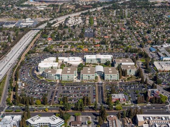 IMAGO History, 250 Jahre USA, Digitales Zeitalter: Entwicklung des Internets und Aufstieg von Silicon Valley Apple Campus I, Apple Inc., Apple Universität,Infinite loop , Silicon Valley, Kalifornien, Vereinigte Staaten von Amerika, Cupertino, California, USA !ACHTUNGxMINDESTHONORARx60xEURO!