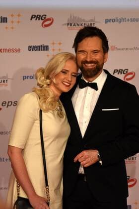 04.04..2016 xmfx Frankfurt am Main, Messe red carpet, Roter Teppich PRG Live Entertainment Award (LEA) 2016 strahlen vor Glück Sarah Knappik und Ingo Mommsen