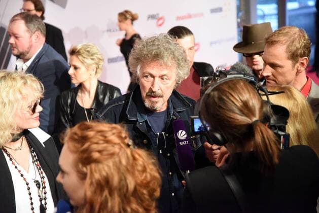 04.04..2016 xmfx Frankfurt am Main, Messe red carpet, Roter Teppich PRG Live Entertainment Award (LEA) 2016 BAP Wolfgang Niedecken und Ehefrau Tina Golemiewski