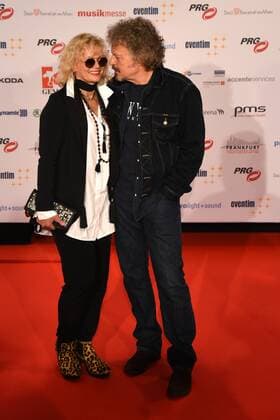 04.04..2016 xmfx Frankfurt am Main, Messe red carpet, Roter Teppich PRG Live Entertainment Award (LEA) 2016 BAP Wolfgang Niedecken und Ehefrau Tina Golemiewski