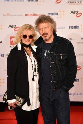 04.04..2016 xmfx Frankfurt am Main, Messe red carpet, Roter Teppich PRG Live Entertainment Award (LEA) 2016 BAP Wolfgang Niedecken und Ehefrau Tina Golemiewski
