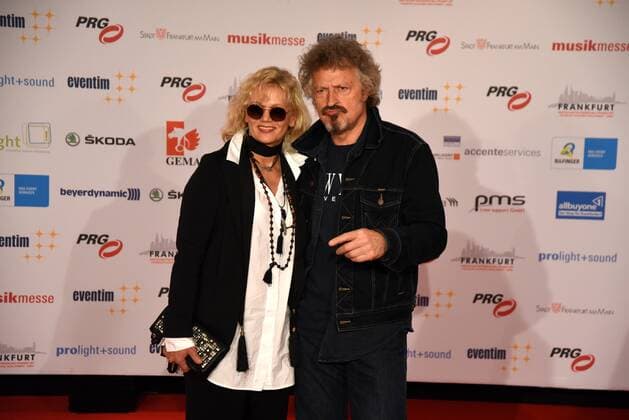 04.04..2016 xmfx Frankfurt am Main, Messe red carpet, Roter Teppich PRG Live Entertainment Award (LEA) 2016 BAP Wolfgang Niedecken und Ehefrau Tina Golemiewski