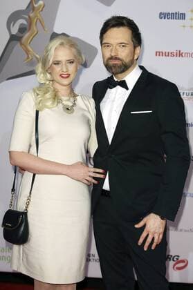 Sarah Knappik und Ingo Nommsen bei der Verleihung des PRG Live Entertainment Award 2016 in der Festhalle Frankfurt. Frankfurt am Main, 04.04.2016 Foto:xS.xGabschx xFuturexImage