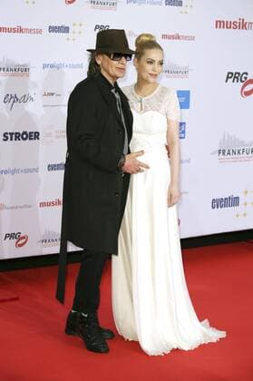 Udo Lindenberg und Alexa Feser bei der Verleihung des PRG Live Entertainment Award 2016 in der Festhalle Frankfurt. Frankfurt am Main, 04.04.2016 Foto:xS.xGabschx xFuturexImage
