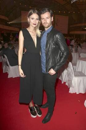 Carolin Niemczyk, Daniel Grunenberg (Glasperlenspiel) bei der Verleihung des PRG Live Entertainment Award 2016 in der Festhalle Frankfurt. Frankfurt am Main, 04.04.2016 Foto:xS.xGabschx xFuturexImage