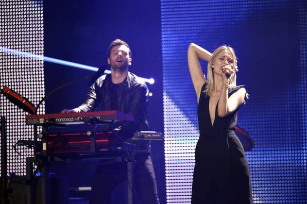 Daniel Grunenberg und Carolin Niemczyk (Glasperlenspiel) bei der Verleihung des PRG Live Entertainment Award 2016 in der Festhalle Frankfurt. Frankfurt am Main, 04.04.2016 Foto:xS.xGabschx xFuturexImage