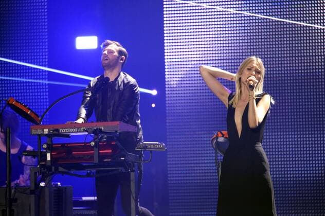 Daniel Grunenberg und Carolin Niemczyk (Glasperlenspiel) bei der Verleihung des PRG Live Entertainment Award 2016 in der Festhalle Frankfurt. Frankfurt am Main, 04.04.2016 Foto:xS.xGabschx xFuturexImage